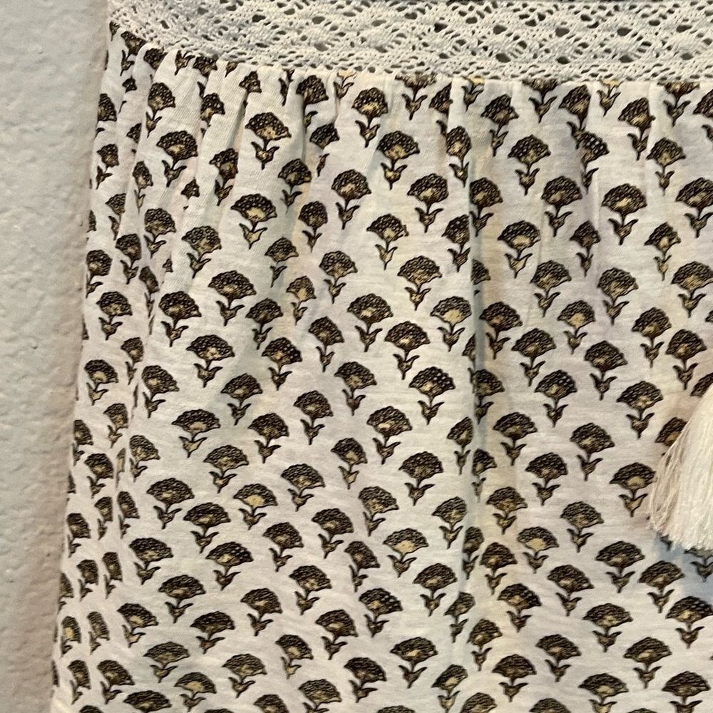 Lucky Brand Cream Patterned V-Neck Tank Top - Picture 6 of 12